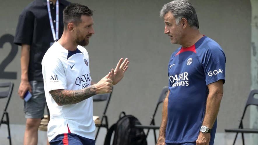 Messi con il mister Galtier (immagine da Twitter)