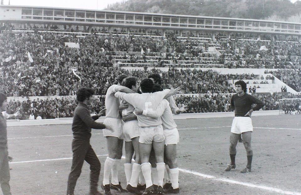 Esultanza dei calciatori della Lazio al fischio finale del derby