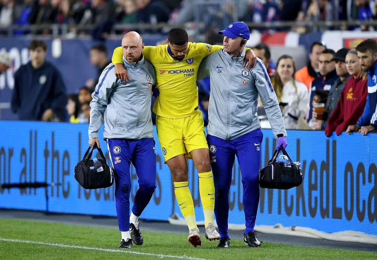 Ruben Loftus-Cheek si è rotto il tendine d'Achille in un'amichevole di fine stagione nel 2019 e di conseguenza ha saltato gran parte della stagione successiva fa premier league