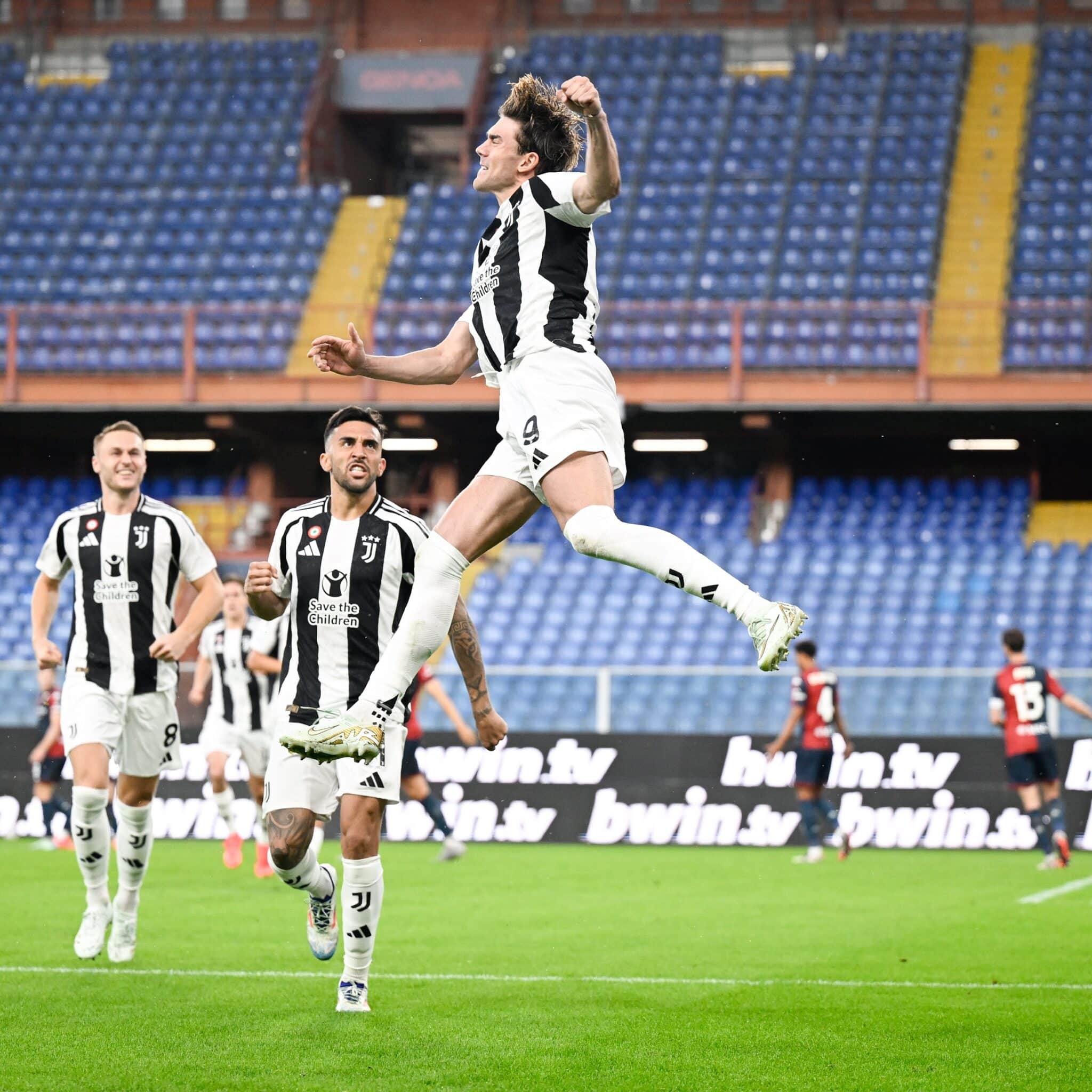 Juventus, 0-3 al Genoa, Vlahovic